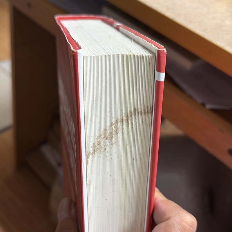 Bọn rợ rình trước cổng 493345