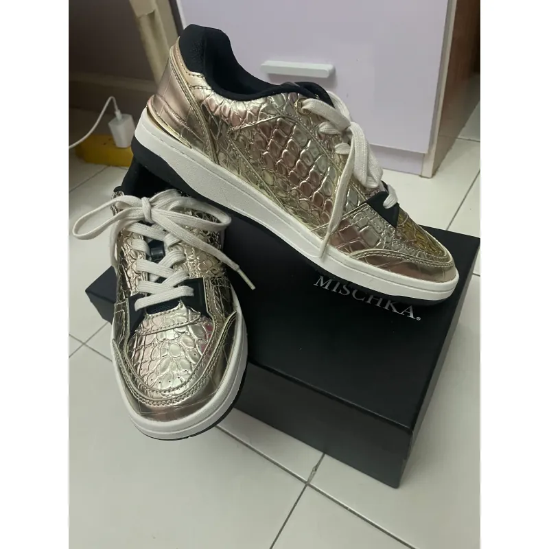 Giày thể thao nữ da bóng vàng cá tính phong cách trẻ trung 907806