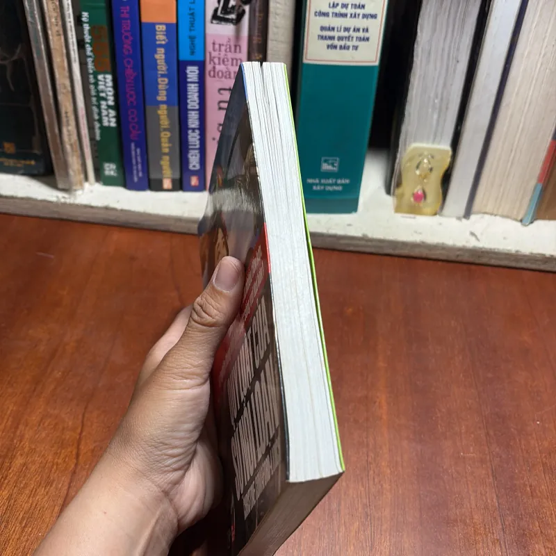 II Sách Kỹ Năng: Quy Luật Của Sự Nổi Loạn - CHRISTINE COMAFORD, LYNCH - 2008 927331