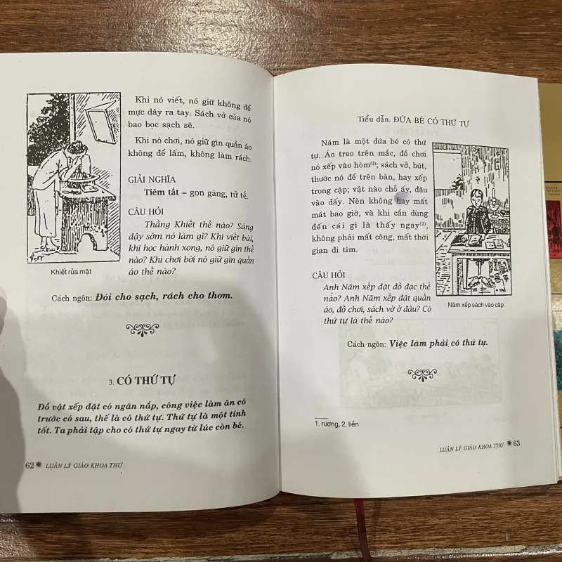 Quốc Văn giáo khoa thư + Luận Lý giáo khoa thư  (10) 1002655