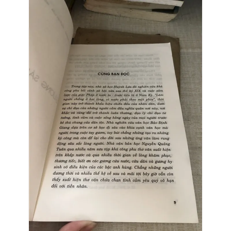 Gương sáng ngàn đời 976096