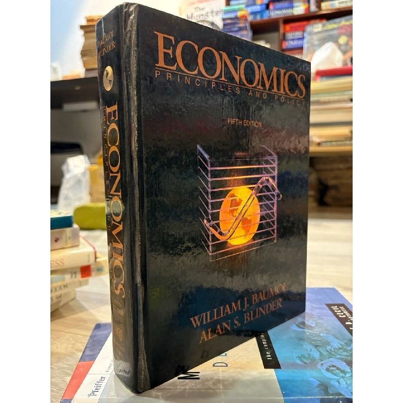 Economics principles and policy - William J. Baumol , Alan S. Blinder 927121