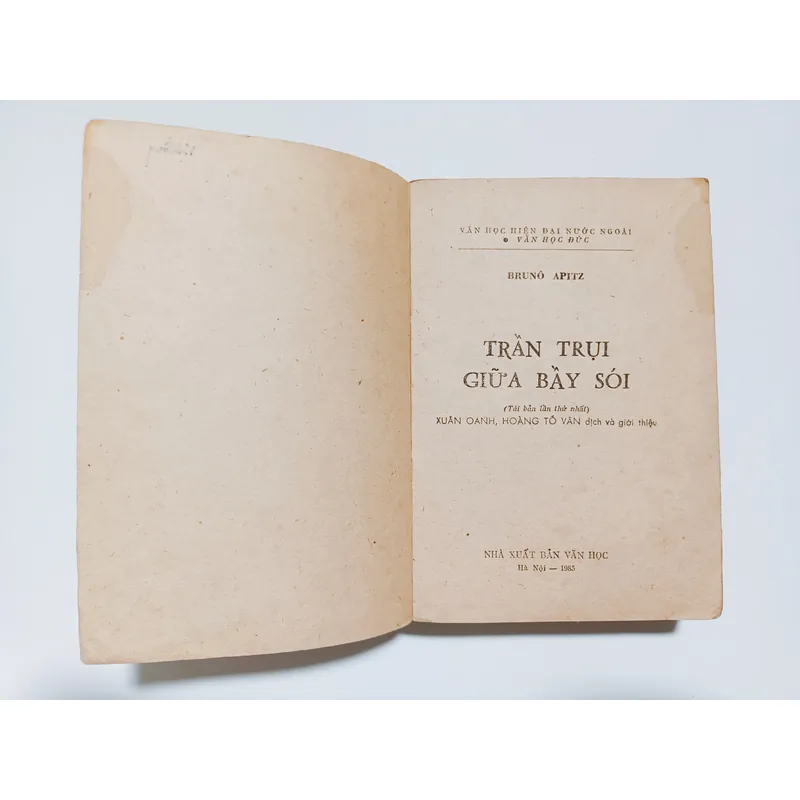 Trần Trụi Giữa Bầy Sói - Bruno Apitz 720392