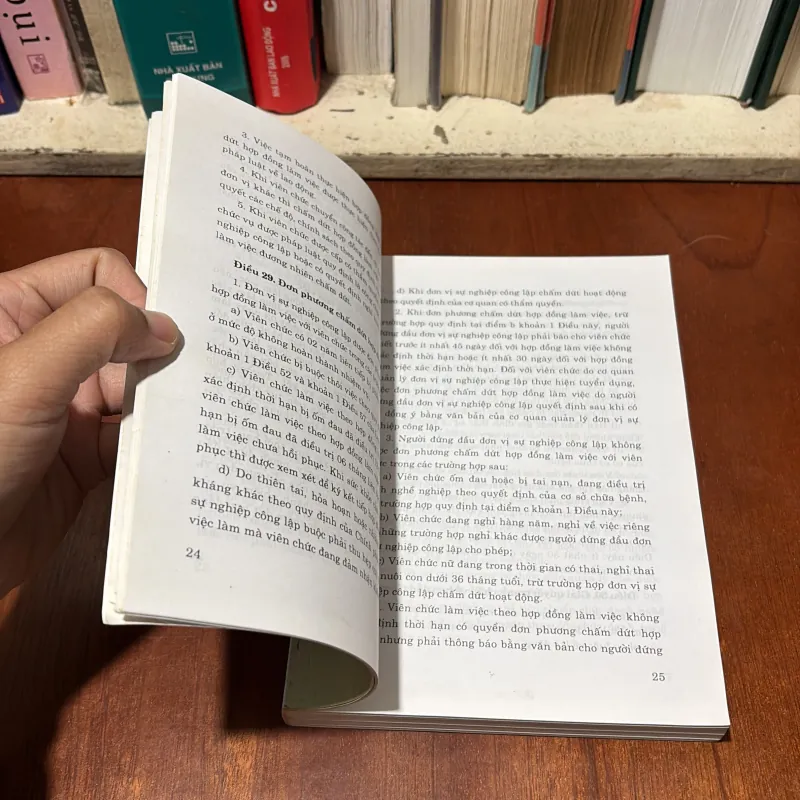 II Sách Luật: Luật Viên Chức Năm 2010 Và Văn Bản Hướng Dẫn Thi Hành - 2013 748183