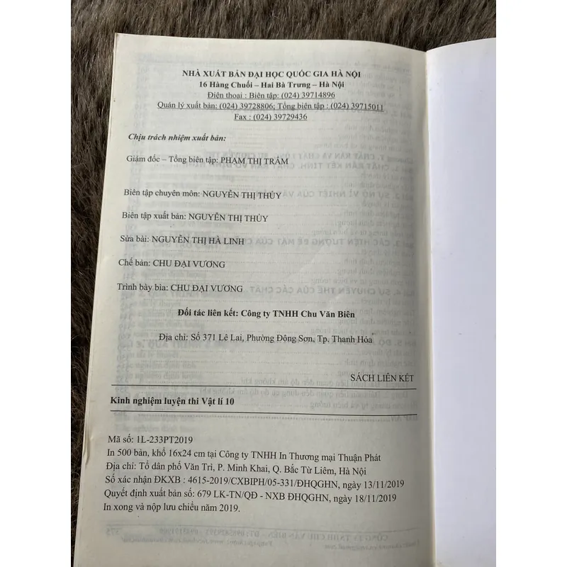 Kinh nghiệm luyện thi Vật Lí 10 (Chu văn Biên, 375 trang) 604424