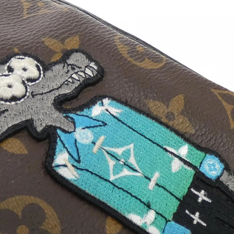 Túi xách Louis Vuitton Monogram (LV Friends) Keepall Pouch M80130 622611