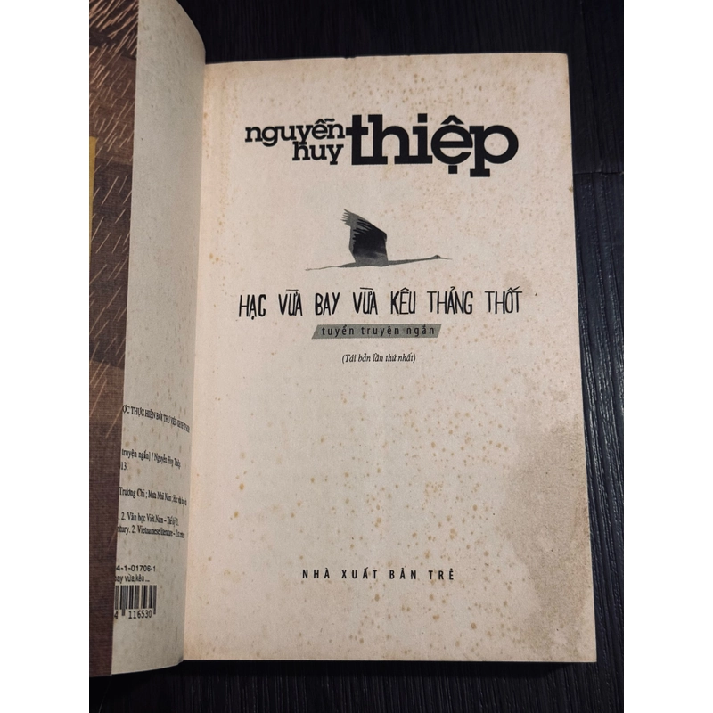Hạc vừa bay vừa kêu thảng thốt 524463