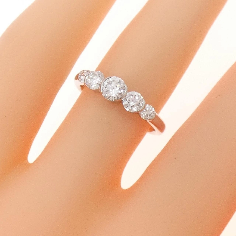 Nhẫn Gradiation Monikendamu 0.65CT - Hàng hiệu Authentic 835418