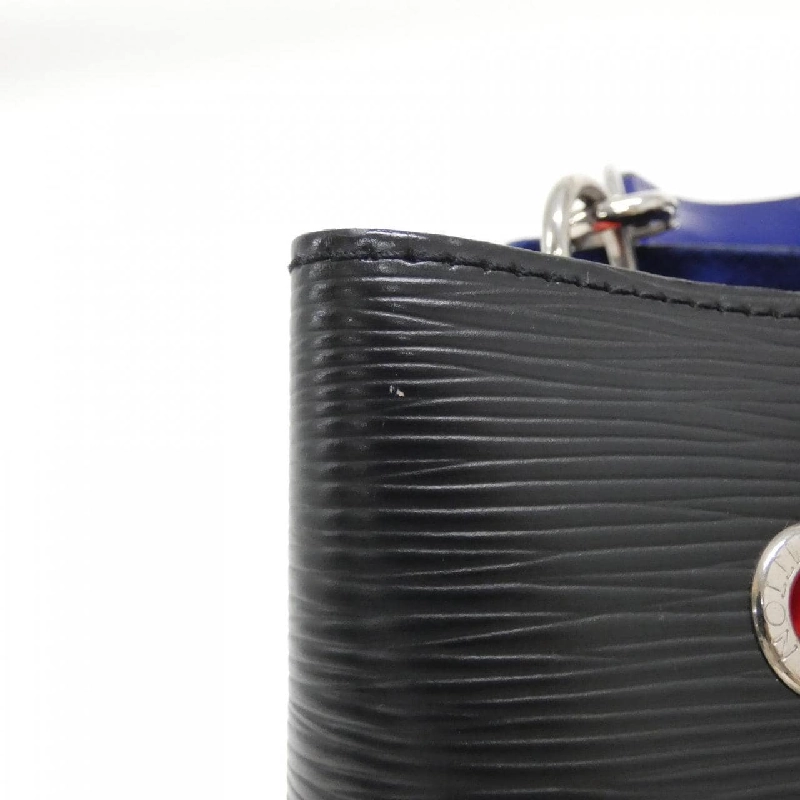 Túi xách vai Louis Vuitton Epi Neo Noe BB M52853 608649