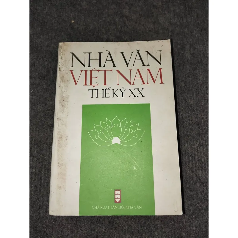 NHÀ VĂN VIỆT NAM THẾ KỶ XX TẬP 8 957855