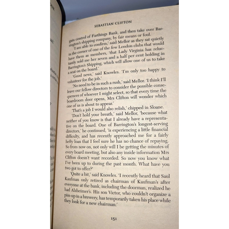 Ngoại văn Cometh the Hour - Jeffrey Archer (the global number one bestseller) 524783