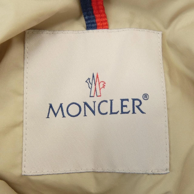 Áo khoác lông vũ MONCLER LORIOT 630551