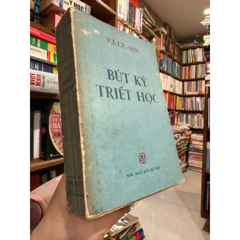 BÚT KÝ TRIẾT HỌC - Vì.LÊ-NIN 128927