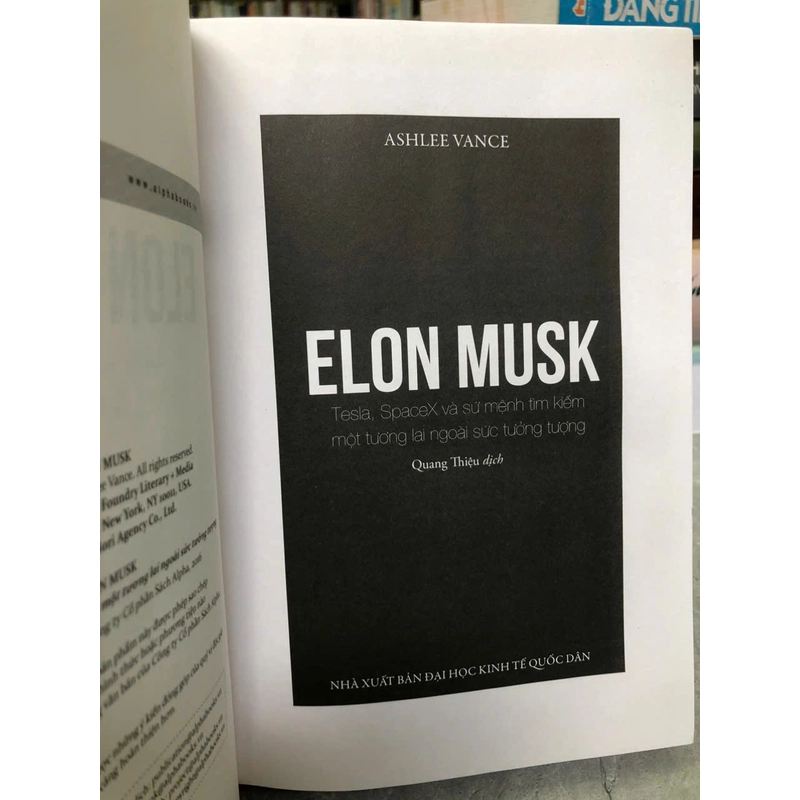 ELON MUSK - ASHLEE VANCE 478933