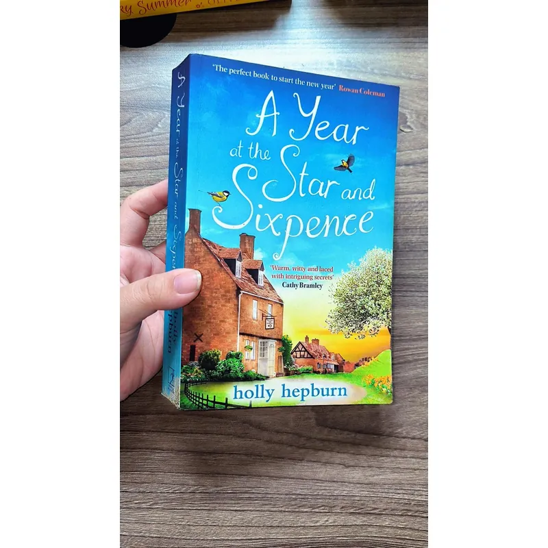 A Year at the Star and Sixpence -
Holly Hepburn (preloved book) 722919