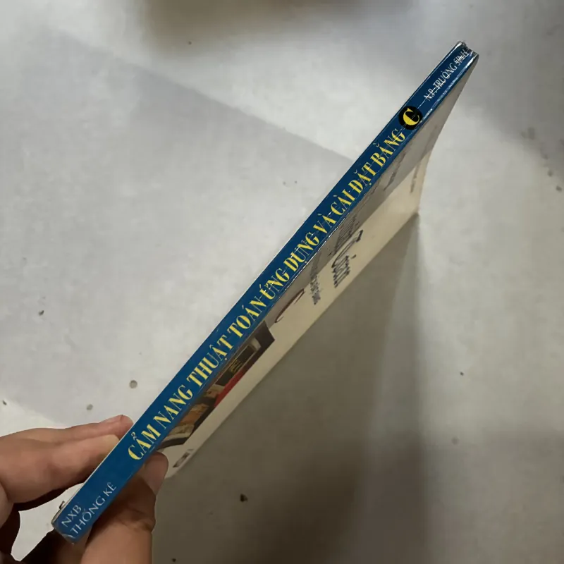 Cẩm nang thuật toán ứng dụng và cài đặt bằng C 1006787