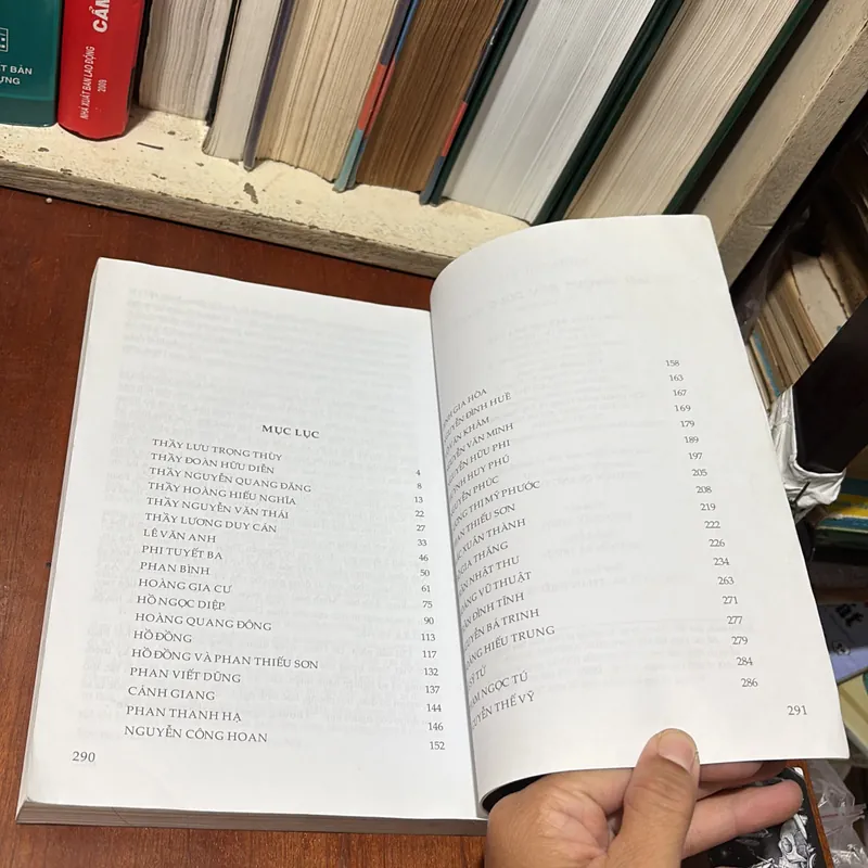 II Văn Học: Từ Mái Trường Bên Dòng Nhật Lệ - Nhiều Tác Giả - 2019 723287