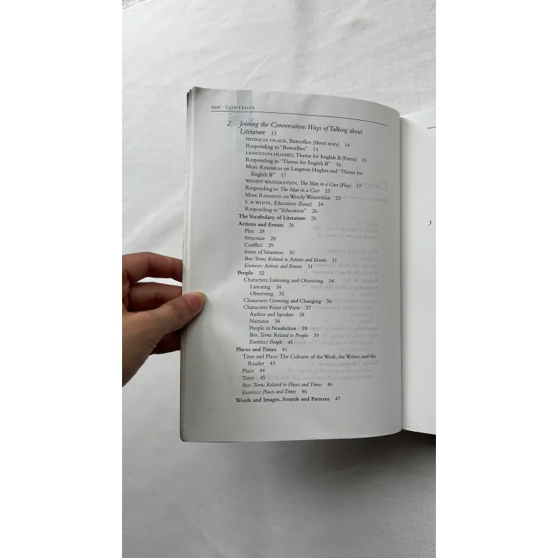 Responding to Literature: Stories, Poems, Plays, and Essays - Judith A. Stanford   991983