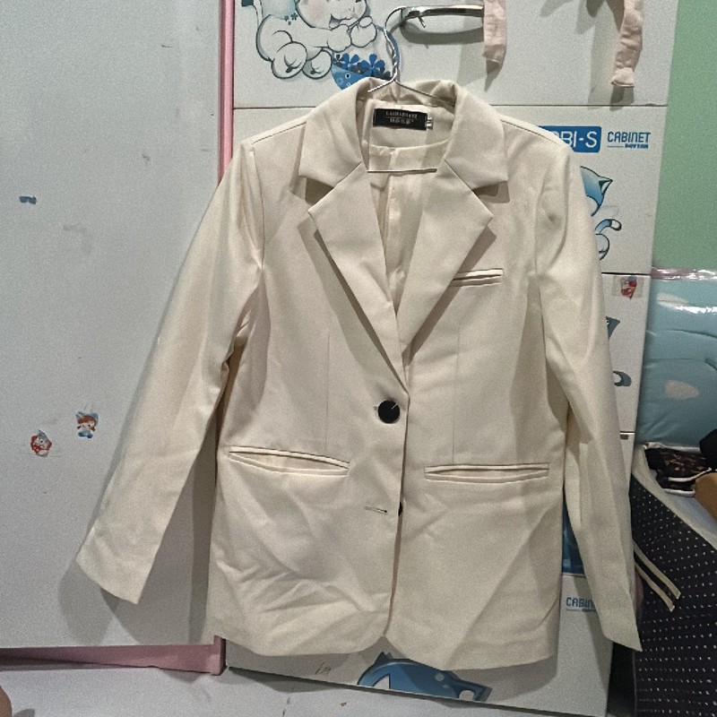 Áo khoác blazer nữ màu kem 195692