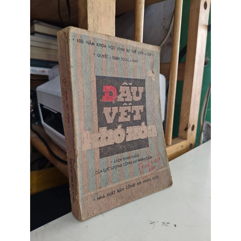 Dấu vết khó xoá - Guyếc-gien Tooc-van 1026780