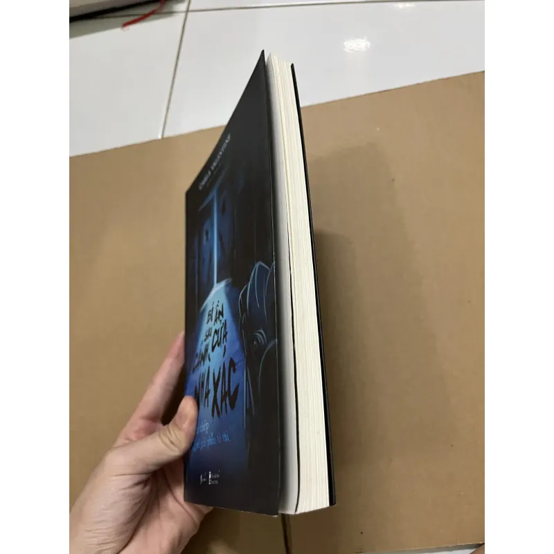 Bí ẩn sau cánh cửa nhà xác 977267