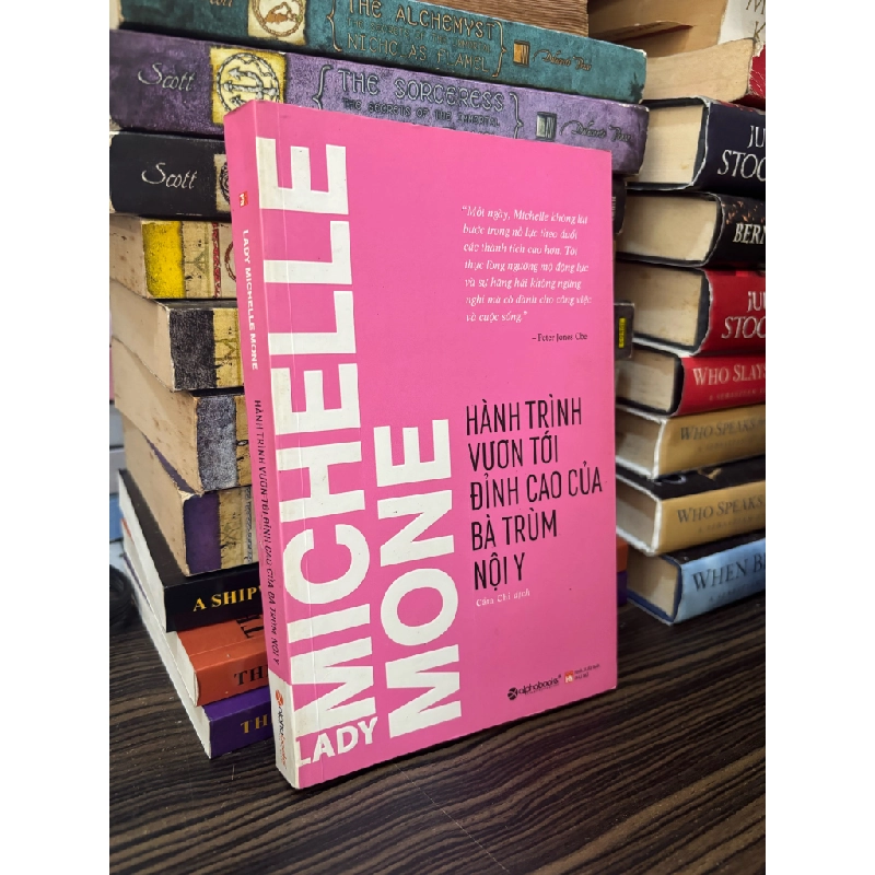 Hành trình vươn tới đỉnh cao của bà trùm nội y - Lady Michaelle Mone 353010