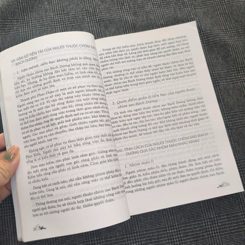 Sách Chiêm tinh học - 12 Chòm sao & Tính cách con người - Giá bìa 68k 319973