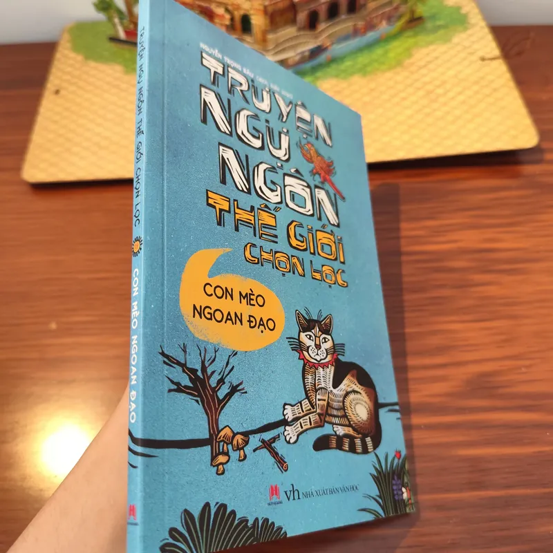 Truyện ngụ ngôn thế giới chọn lọc - Con mèo ngoan đạo 561359