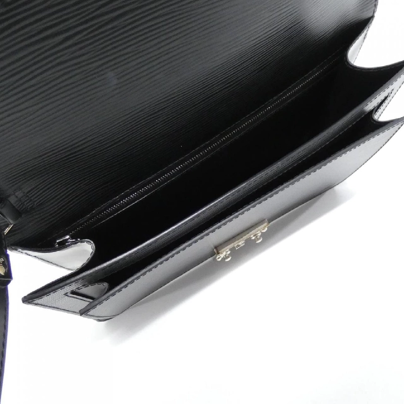 Louis Vuitton Épi Pochette Série Dragonne M52762 Túi xách - Hàng hiệu Chính hãng 801182