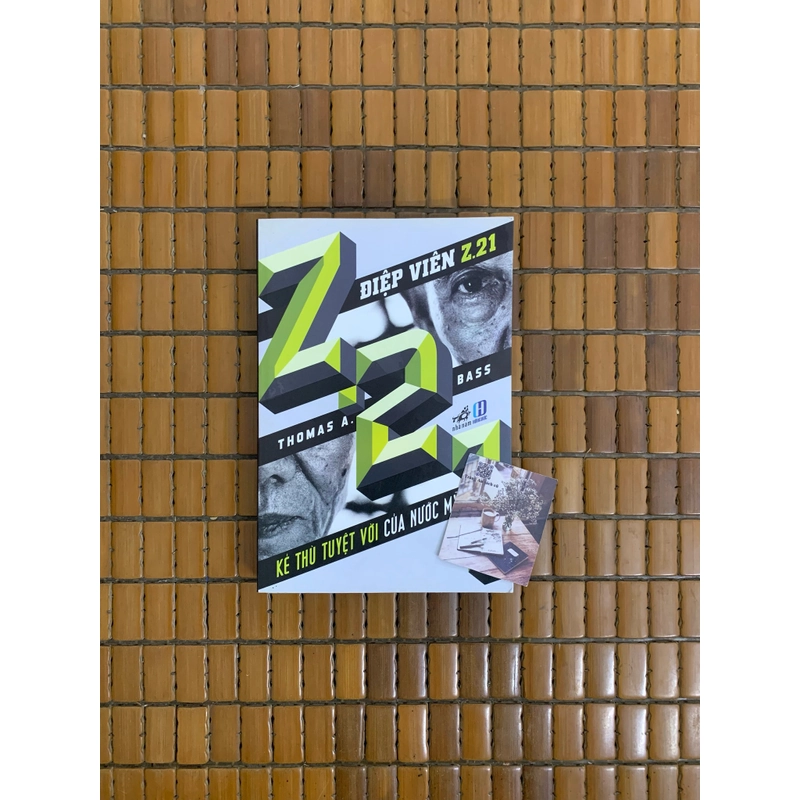 Điệp viên Z21 Thomas A. Bass 506351