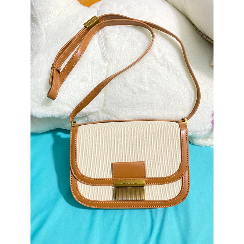 Túi Charles & Keith đeo chéo 20cm 461788