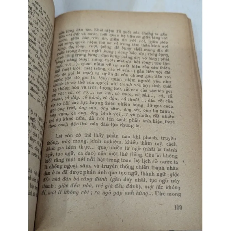Tiếng việt trên đường phát triển - Nguyễn Kim Thản và cộng sự 696091