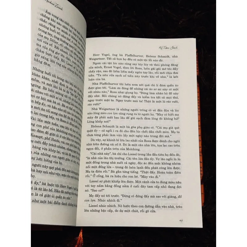 Kẻ trộm sách (bìa cứng)  1000109