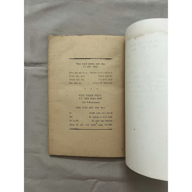 VIÊN THẨM PHÁN VÀ TÊN ĐAO PHỦ - F. Đuyrenmat 992766