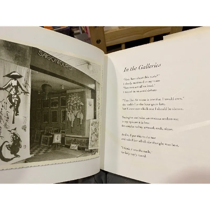 Behind Blue Eyes: Sonnets from the Vietnamese - Robert Hughes 576546