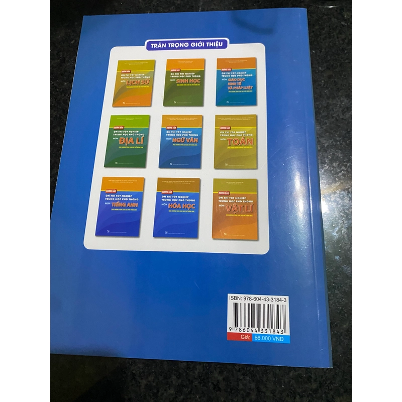 Sách ôn thi tốt nghiệp môn văn 547085