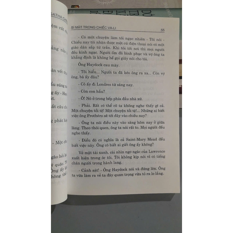 BÍ MẬT TRONG CHIẾC VALI - Agatha Christie 479456