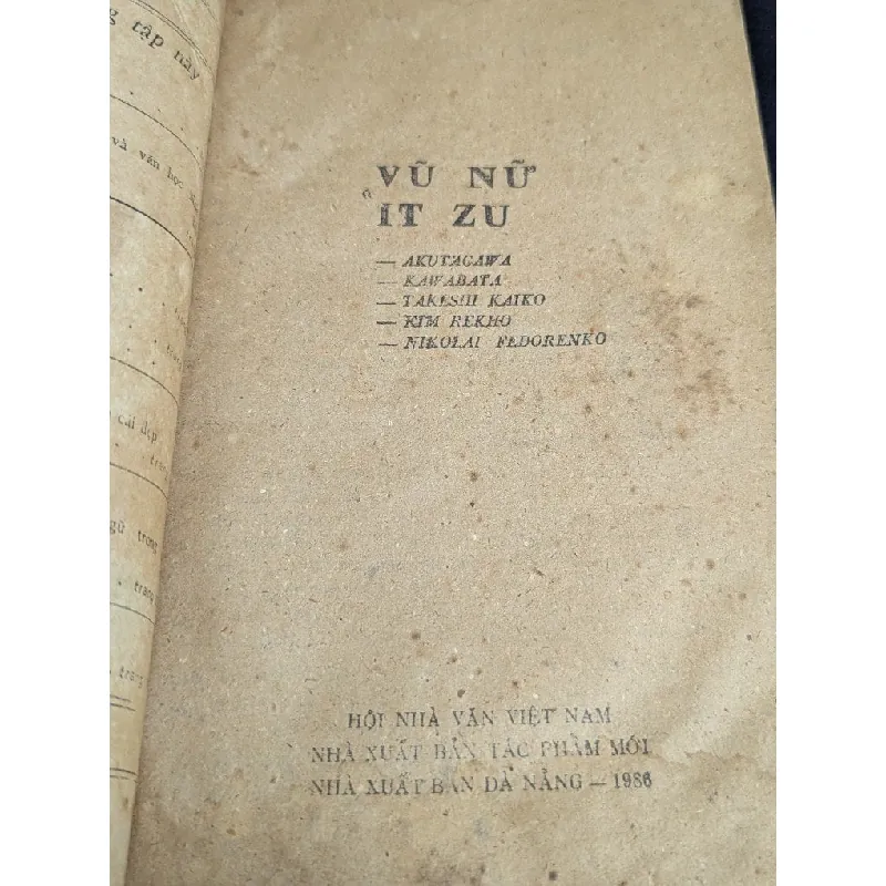 Vũ nữ it zu - nhiều tác giả 590980