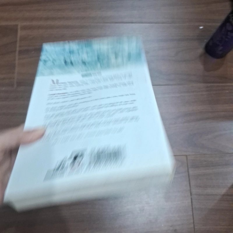 Ai đó dõi theo em 506173