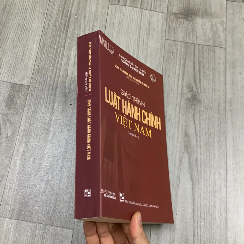 Giáo trình luật hành chính việt nam.  747235