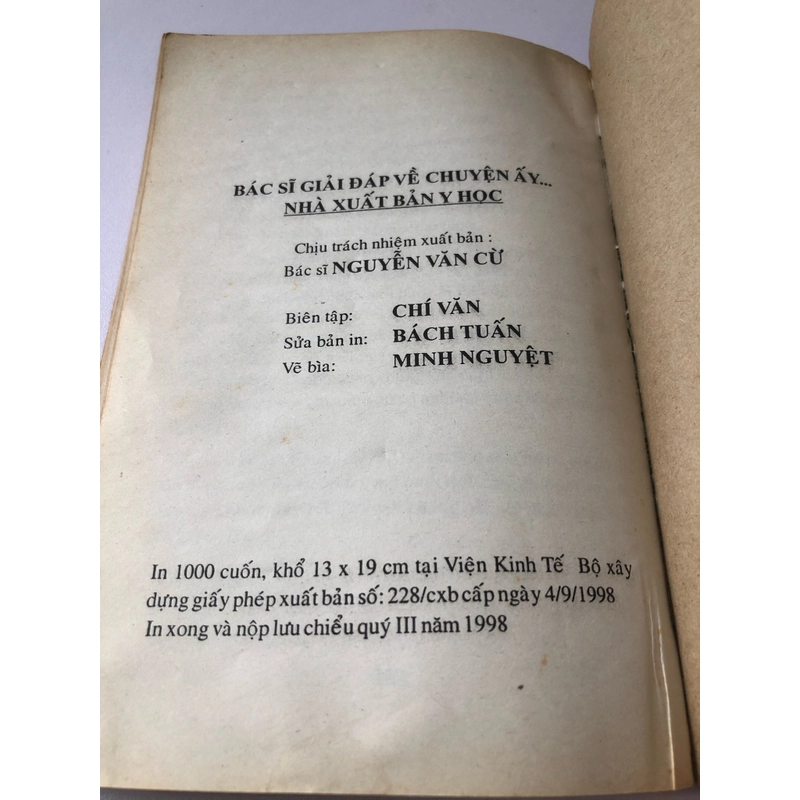 BÁC SĨ GIẢI ĐÁP VỀ CHUYỆN ẤY (sách dịch) - 190 TRANG, NXB: 1998 295058