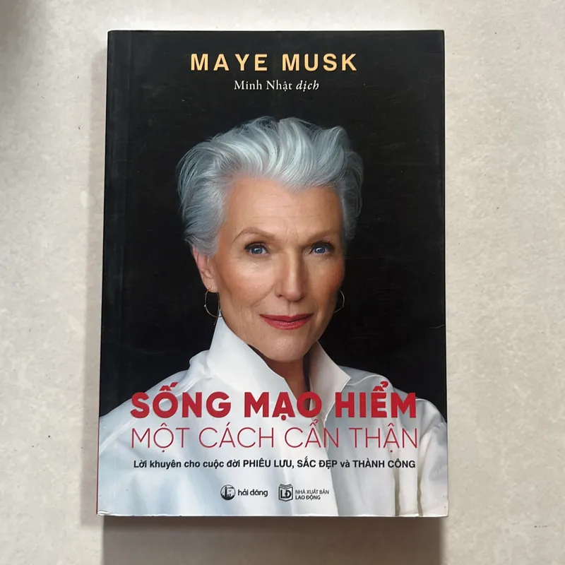 Sống mạo hiểm một cách cẩn thận - Maye Musk 575230