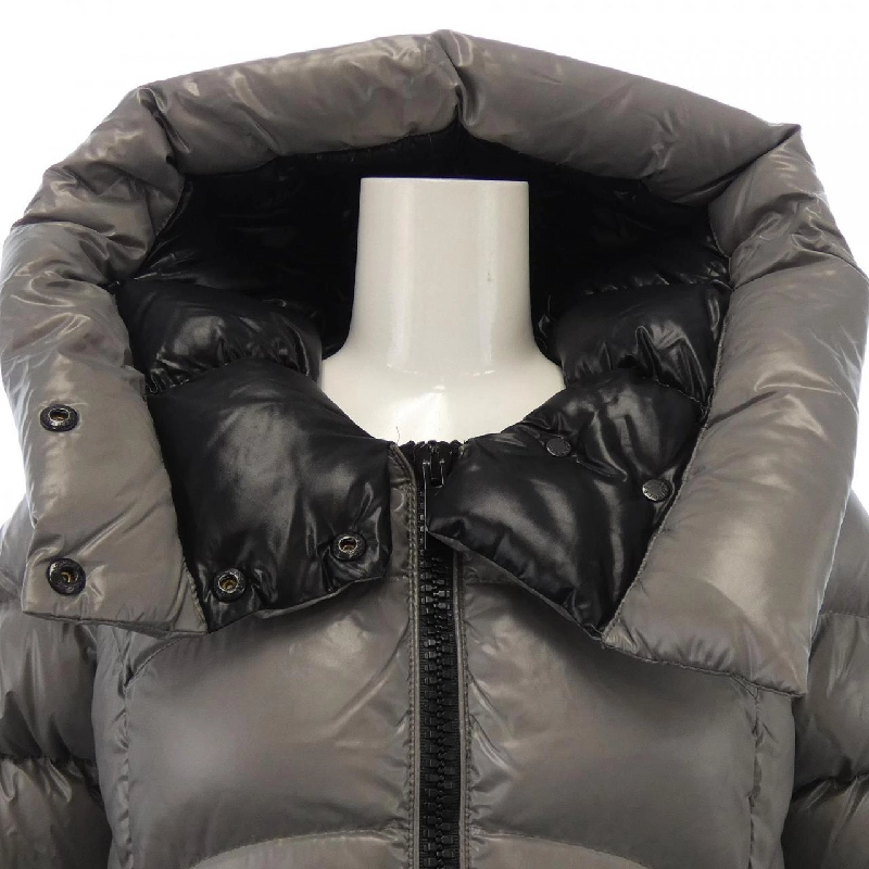 Áo khoác lông vũ MONCLER 641956
