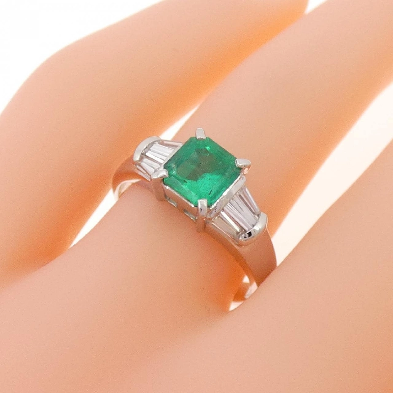 Nhẫn Emerald PT900 0.81CT 668936