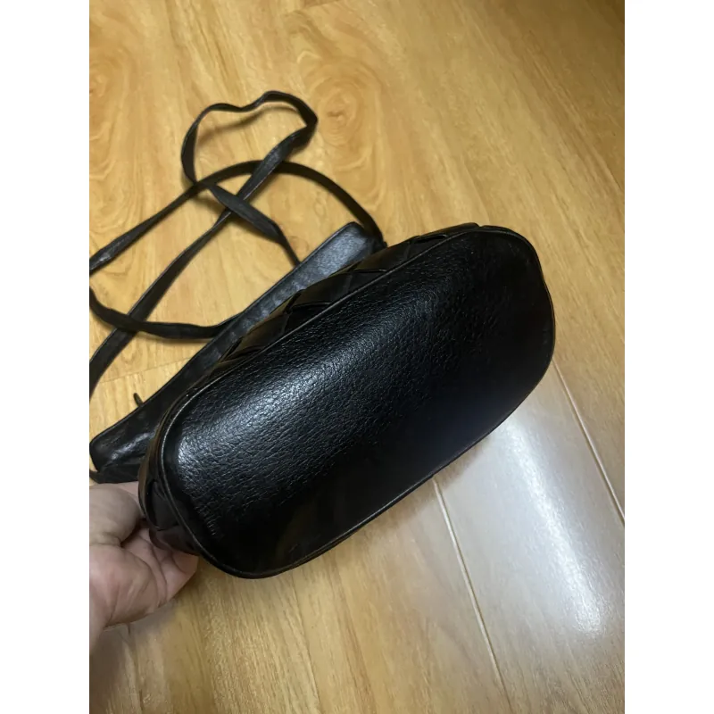 Túi nữ sz 22*22*9 da thật đeo chéo 2hand 934615