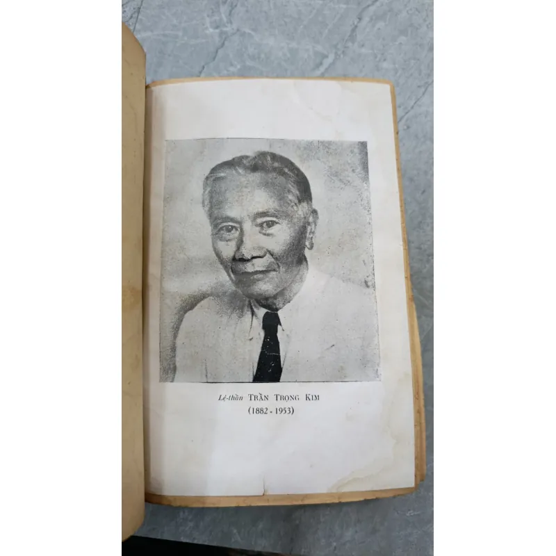 VIỆT NAM SỬ LƯỢC - TRẦN TRỌNG KIM 758048