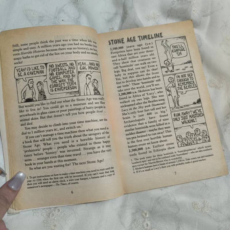 Horrible Histories: The Savage Stone Age - Terry Deary 1033934