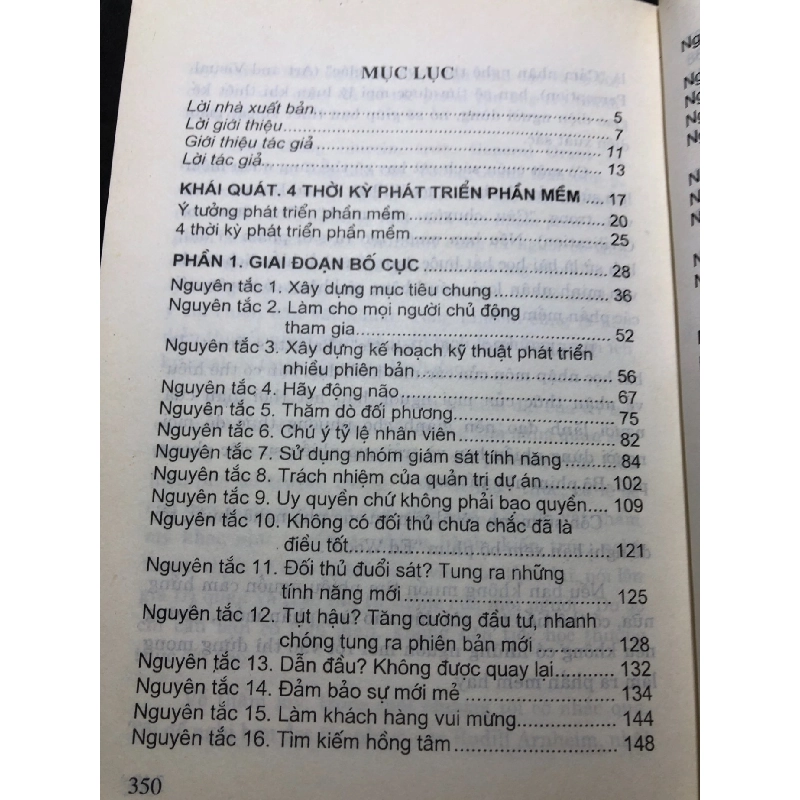 Chìa khoá trên đường hội nhập Bí quyết thành công của tập đoàn Microsoft 2003 mới 80% ố bẩn nhẹ sách Jim Mc Carthy HPB2806 KỸ NĂNG 916129
