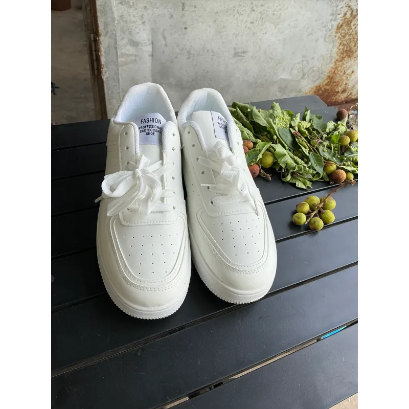 Giày Sneaker Thể Thao unisex Size 41 Cũ 674488