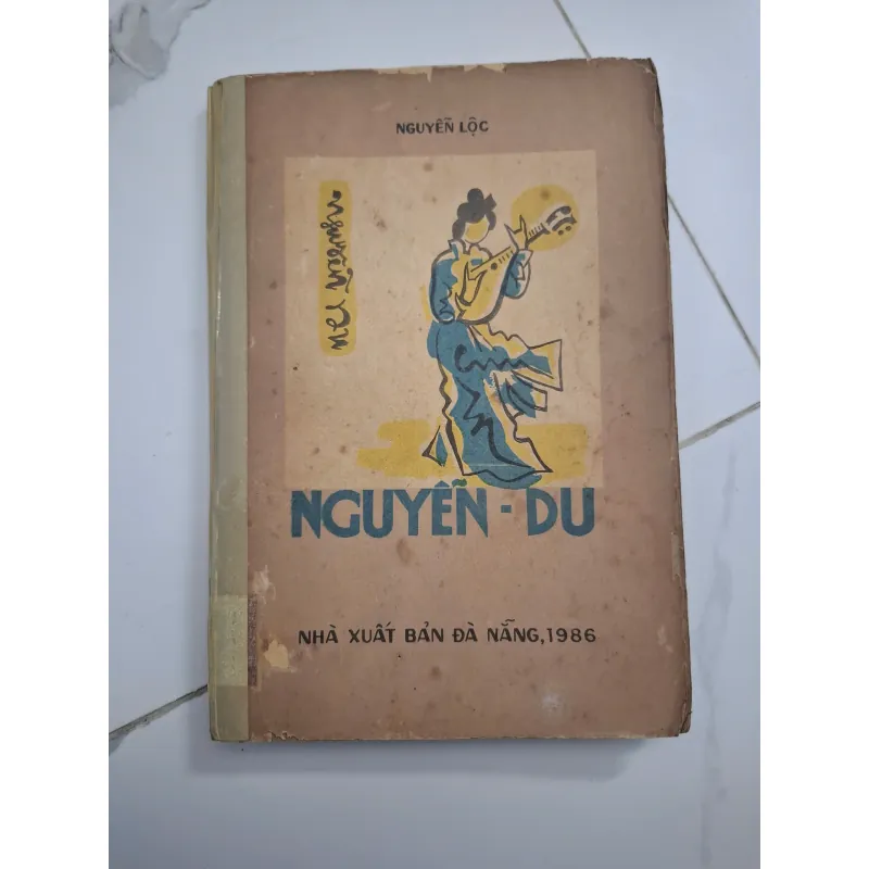 Nguyễn Du - Nguyễn Lộc - Nghiên cứu văn học 701407
